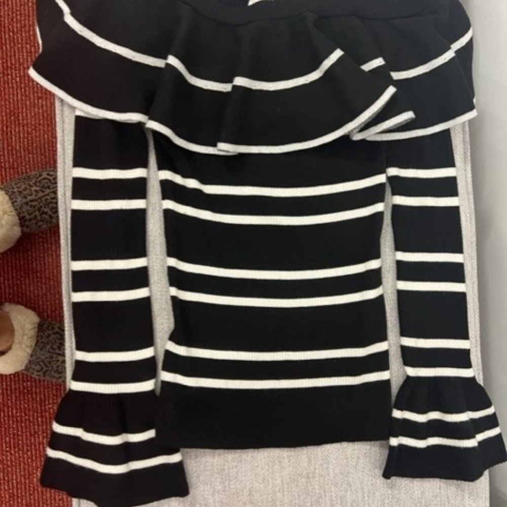 Renvy Off the shoulder sweater